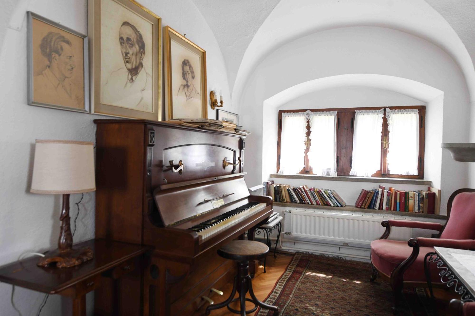 Baroque Villa Near Bled - Resort Vidmar レスツェ エクステリア 写真